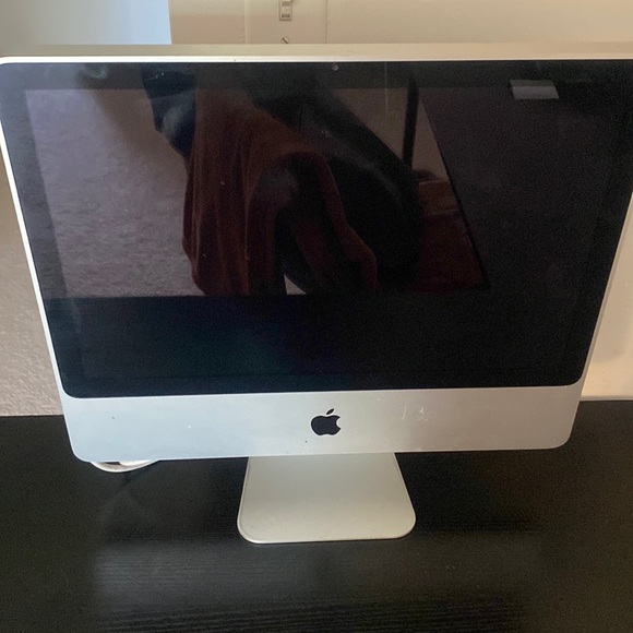 I am selling a apple desktop computer